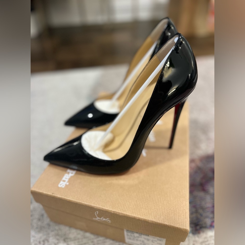Louboutin So Kate Black 120mm